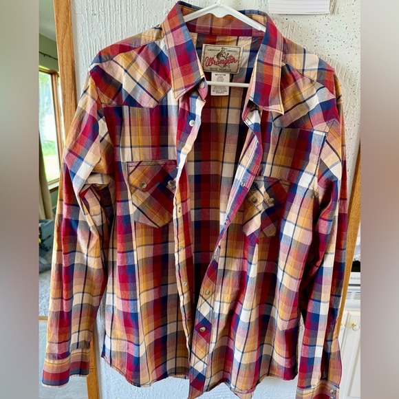 Wrangler Other - Wrangler Red and Blue Casual Button Down Shirt